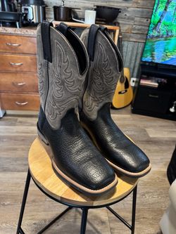 Black Ariat boots