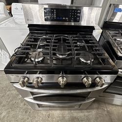 Stainless Steel LG Double Oven 5 Burner Gas Stove In Excellent Condition!