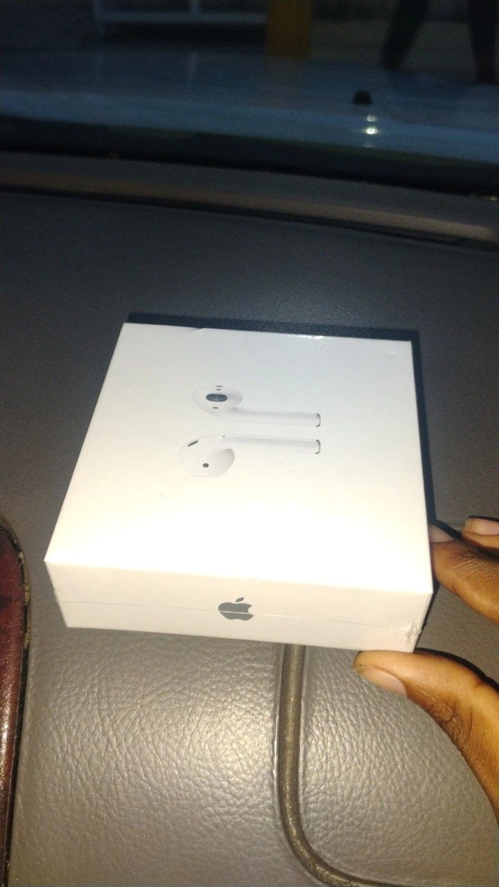 *NEW* Airpods SEALED