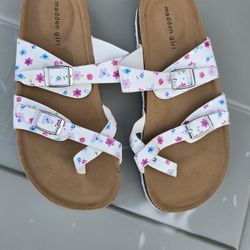 Girl sandals