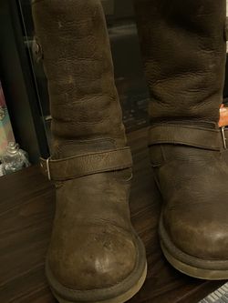 Size 6 Leather Uggs