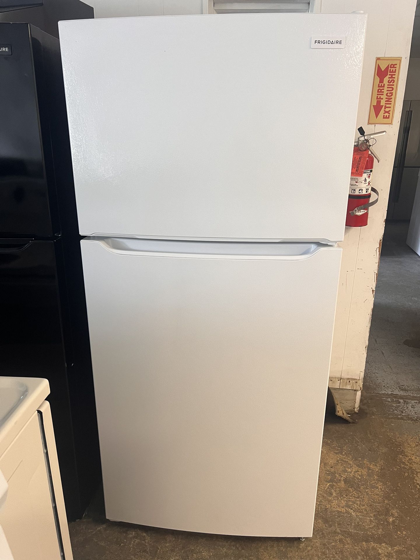 White Top Freezer Refrigerator  frigidaire 30” Wide 