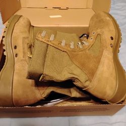 Bevillville Combat Boots  Size 9 1/2. New!!