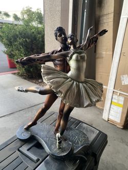 Large Figurine - Ballet Couple