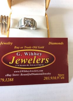 14 Kt white gold &diamond gents ring