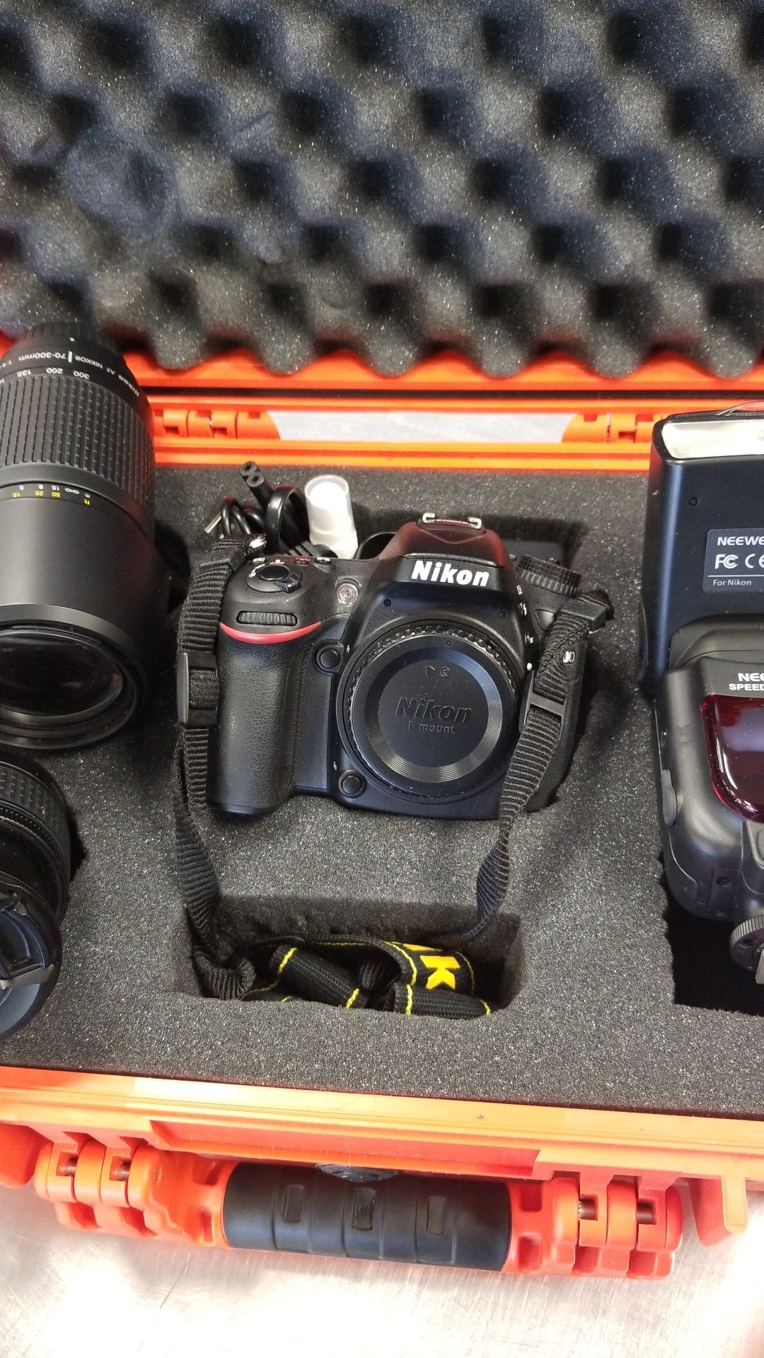 Nikon camera D7100 W/ flash, 2 lenses