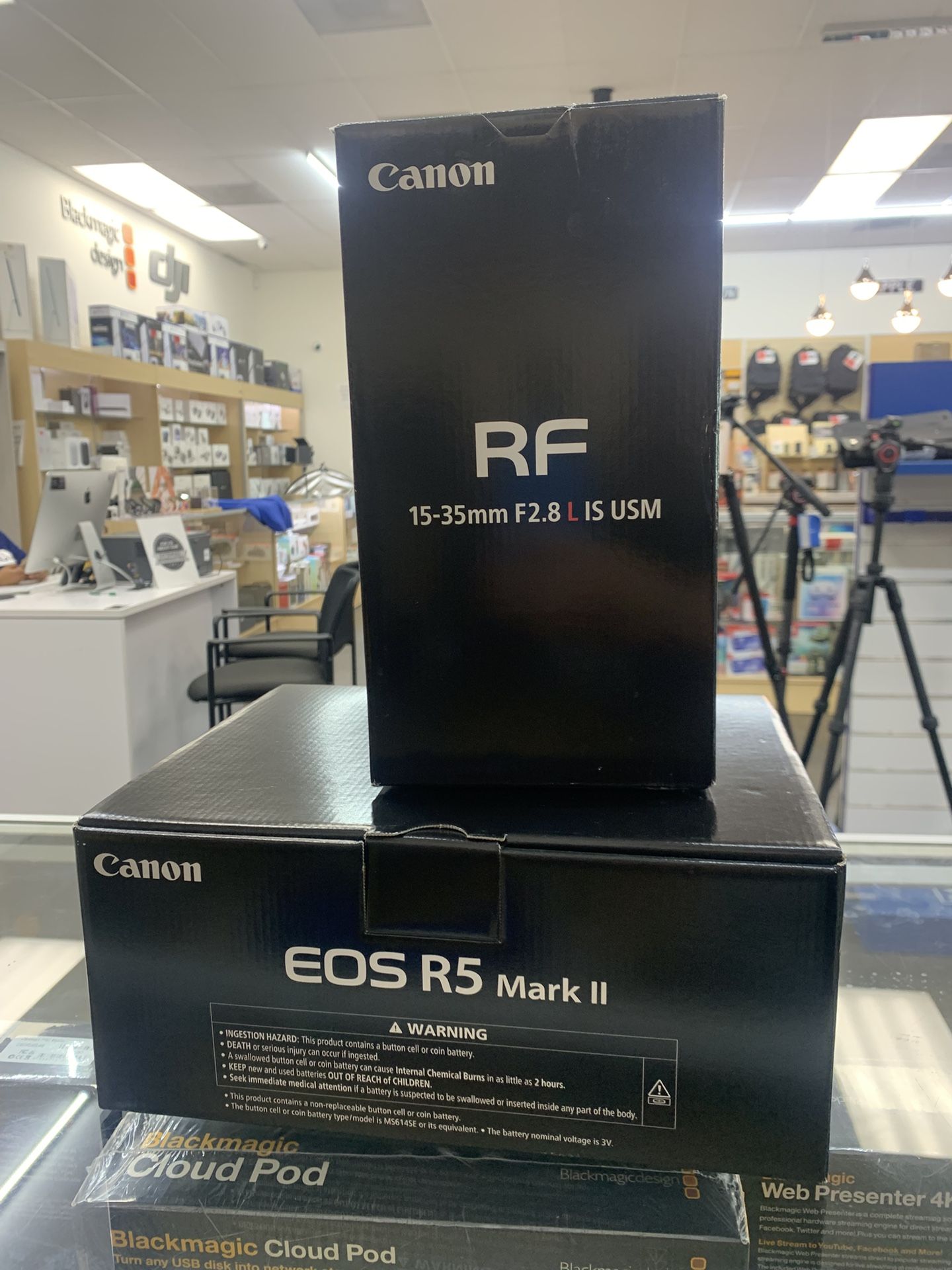 Canon R5 Mark II + RF 15-35 2.8 USM
