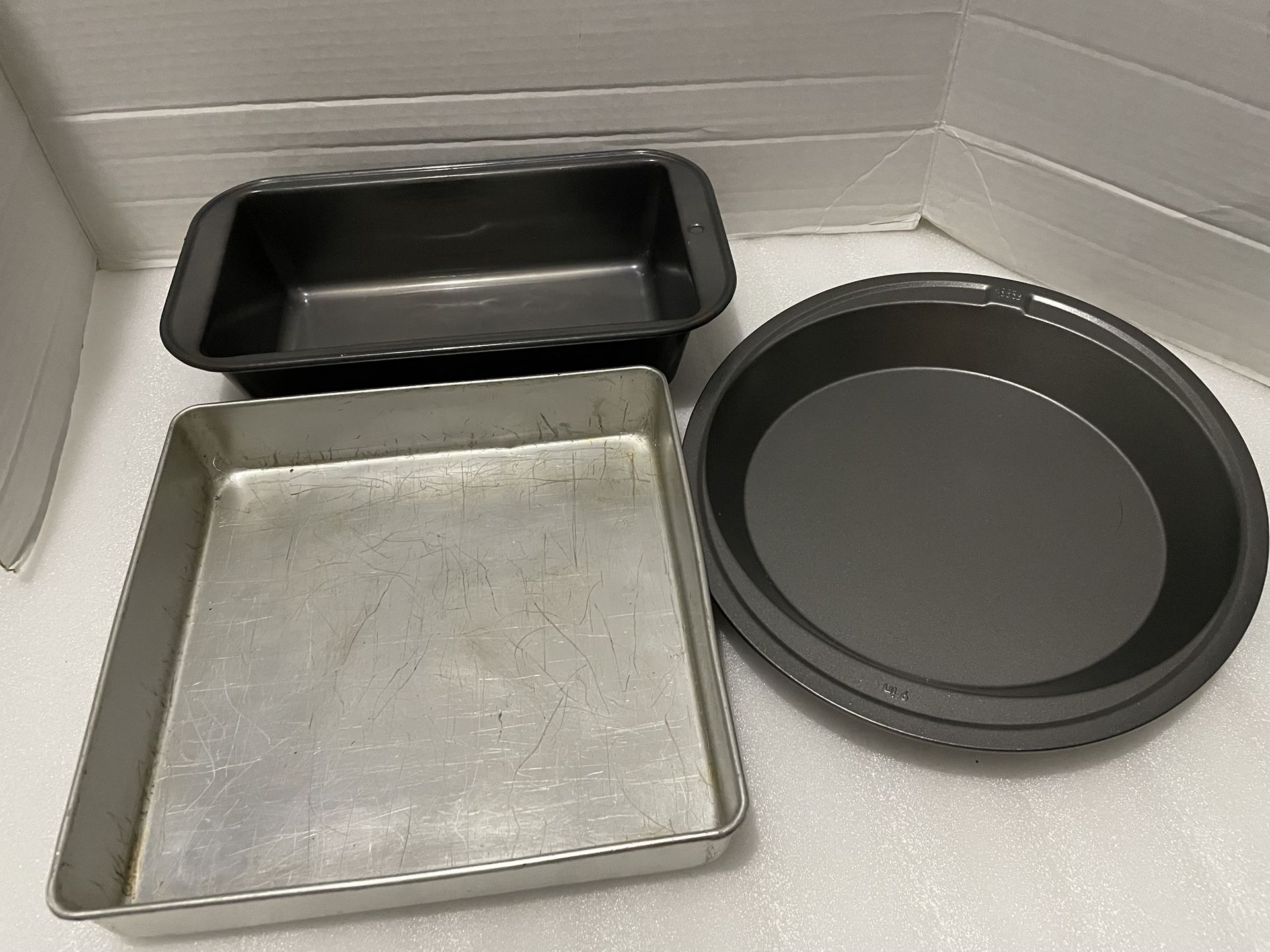 3 Baking Pans
