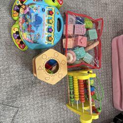 Free- Baby Toys And Walker Upto 0- 3 Year Old 