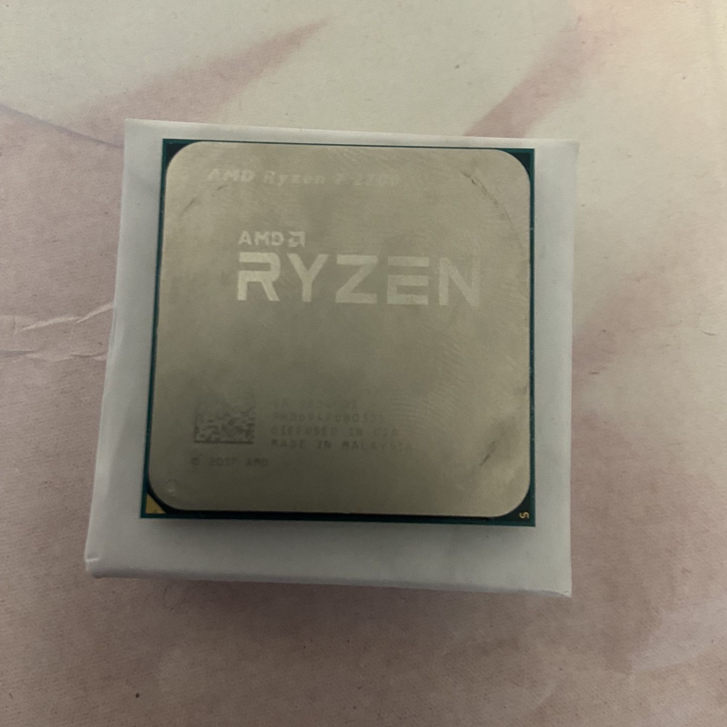 AMD Ryzen 7 2700 CPU w/  Wraith Spire Cooler