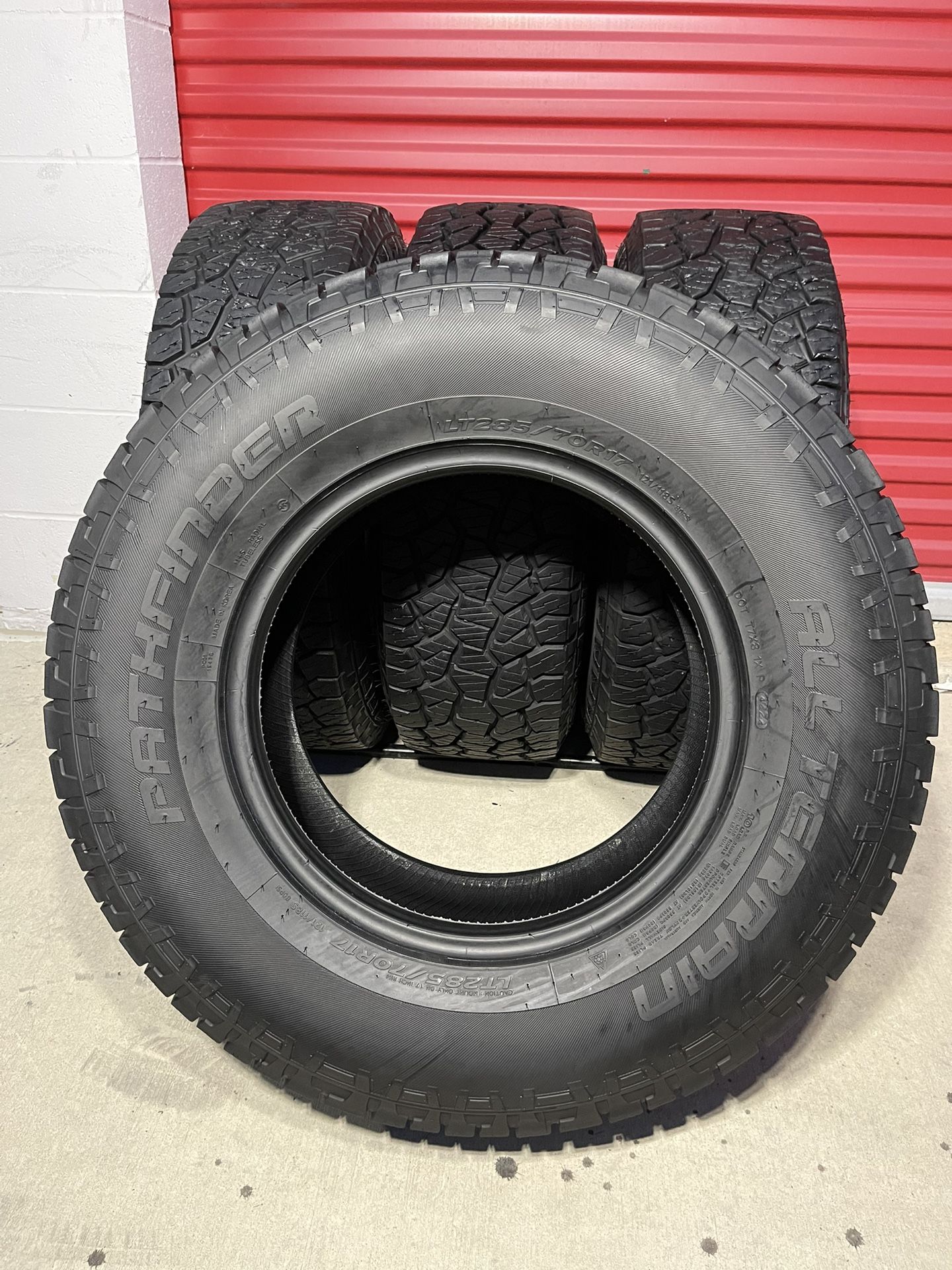 Pathfinder All Terrain 285/70/17