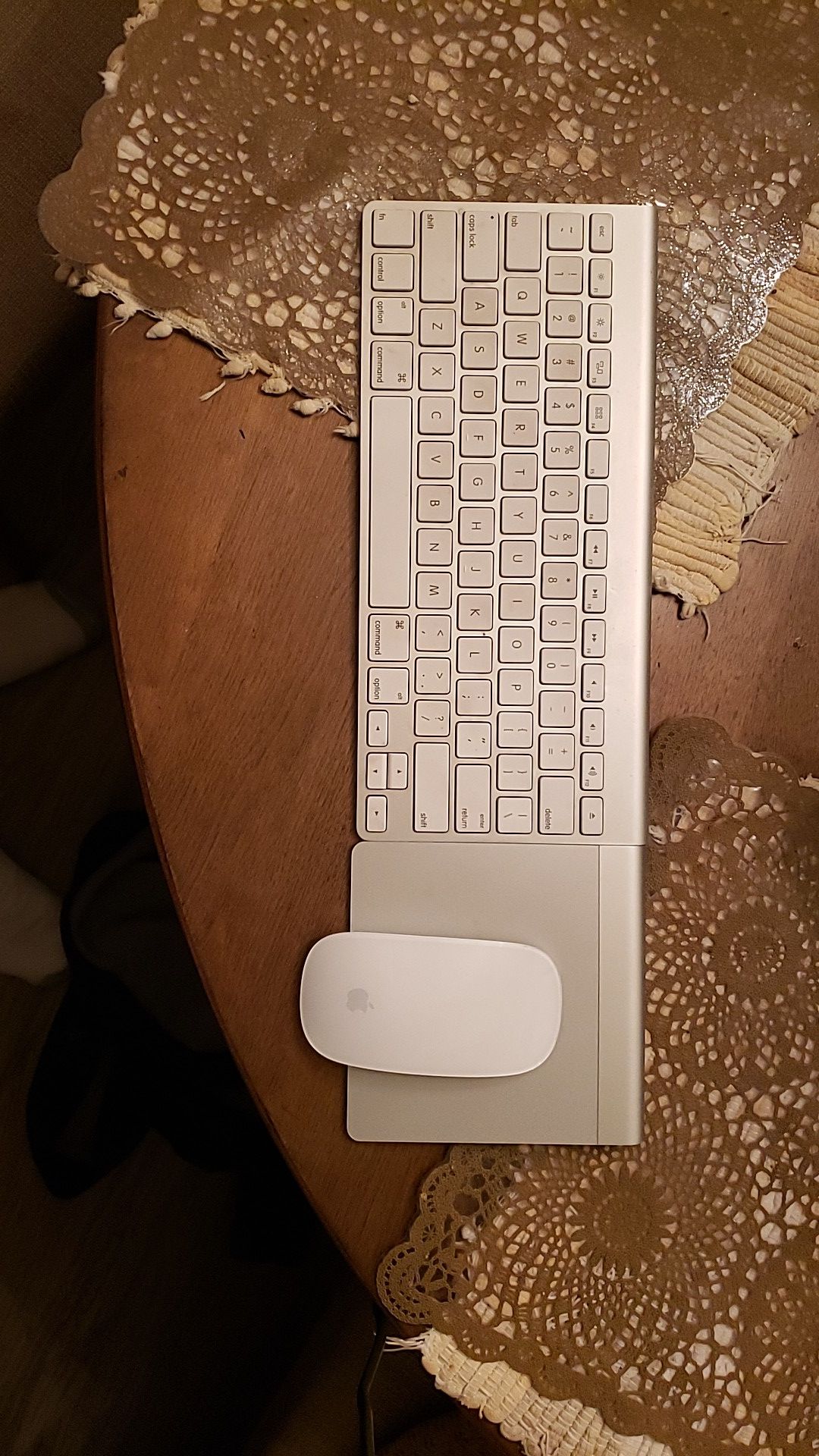 Apple wireless keyboard and mouse set