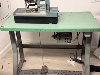 Juki Button hole machine