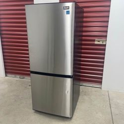 10.2 cu. ft. Bottom Freezer Refrigerator