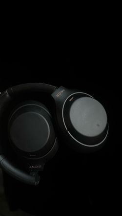 Foldable Xm4 wireless sony headphones
