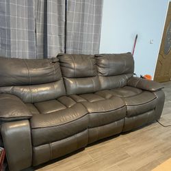 Cindy Crawford Electric Recline sofa