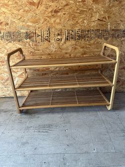 SHOE RACK IN GREAT CONDITION