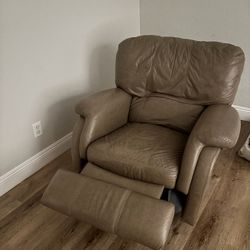 Recliner - Great To Watch Movies!!!