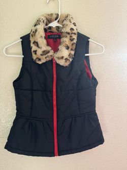 Black vest with leopard collar