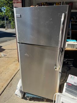 30 “ Frigidaire Stainless Steel Top-Freezer Refrigerator