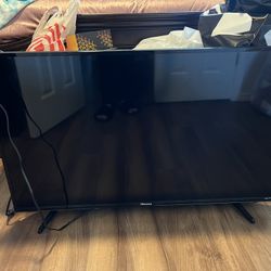 43” Hisense TV ROKU