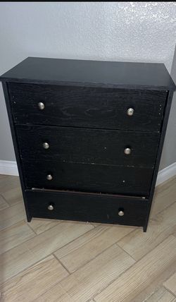 4 Drawer Dresser – Good Condition