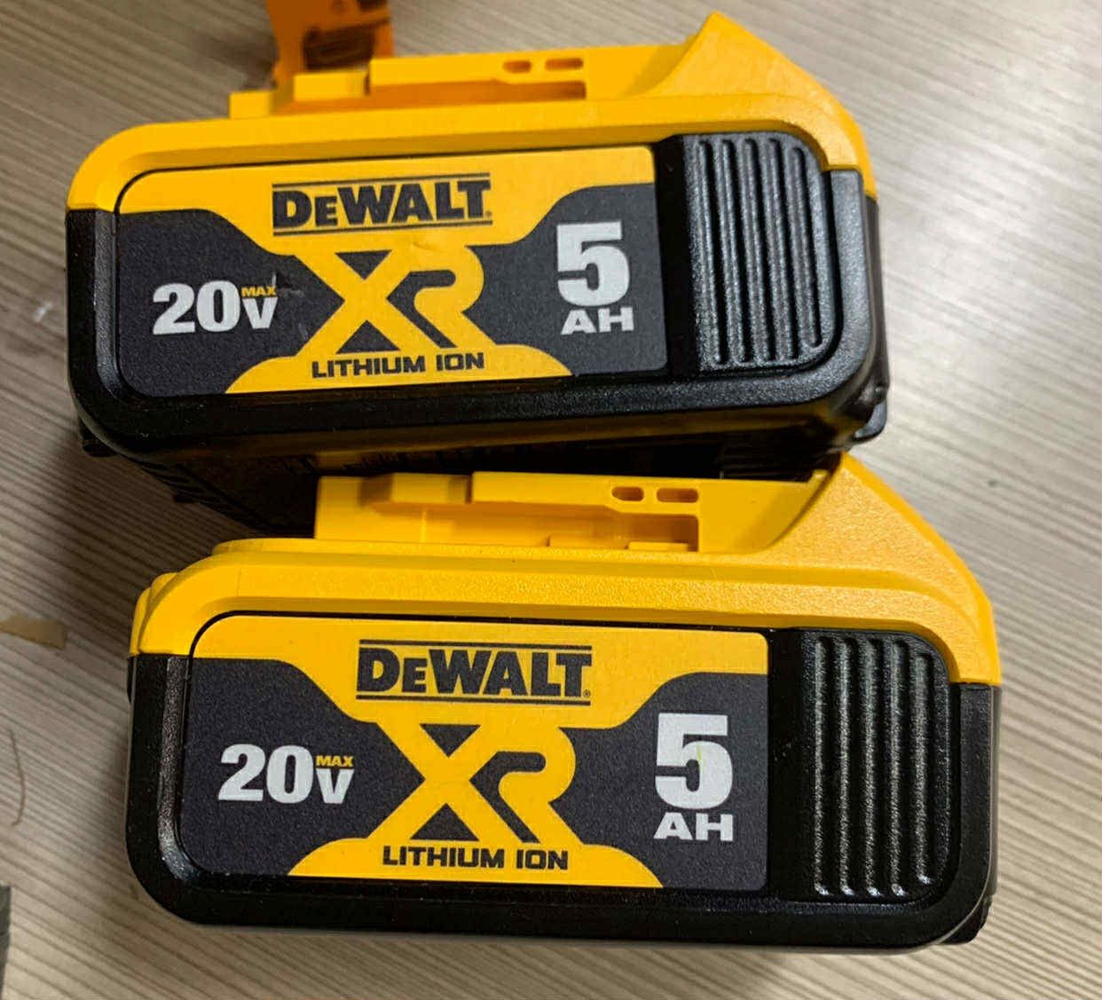 Dewalt New 5ah 20V XR 2x $130 Nuevos