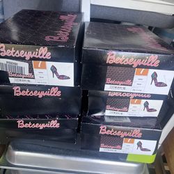 Size 7 heels ( please read below)