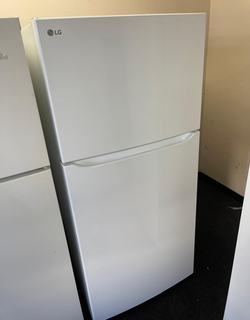 LG Top Freezer Fridge – White, Ice Maker, Clean