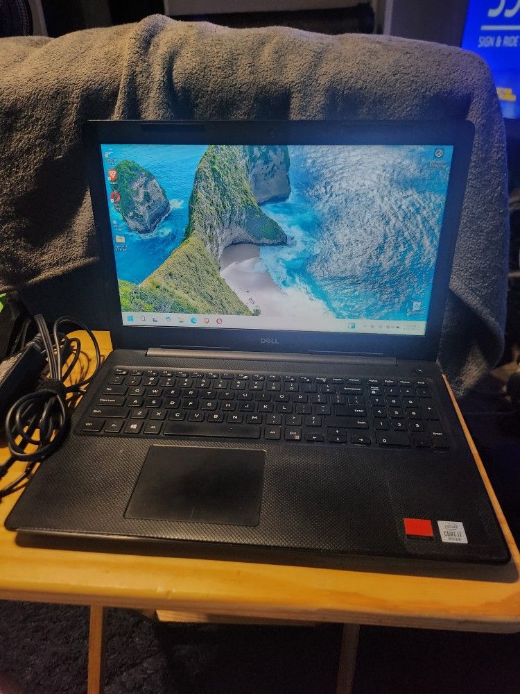 Dell 15.6" Laptop i7-1051,20GB Ram,512SSD HD,Windows 11