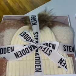 Steve Madden Hat And Scarf Set  Pink 