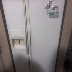 Whirlpool Fridge Freezer Ice Water In Door