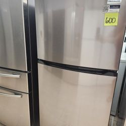 Frigidaire Refrigerator 