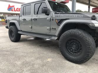 17in Rhinos On 37s