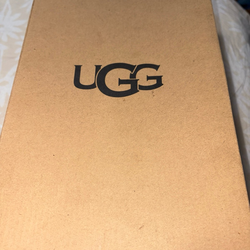 UGg Tasman Slipper  Black size 6