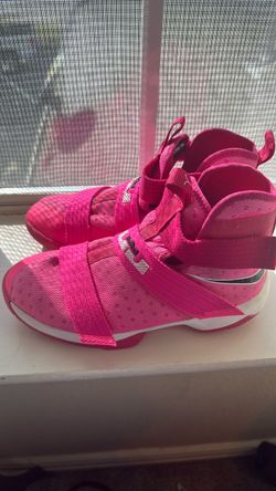 Nike LeBron Soldier Basketball Shoes Pink Size 6Y