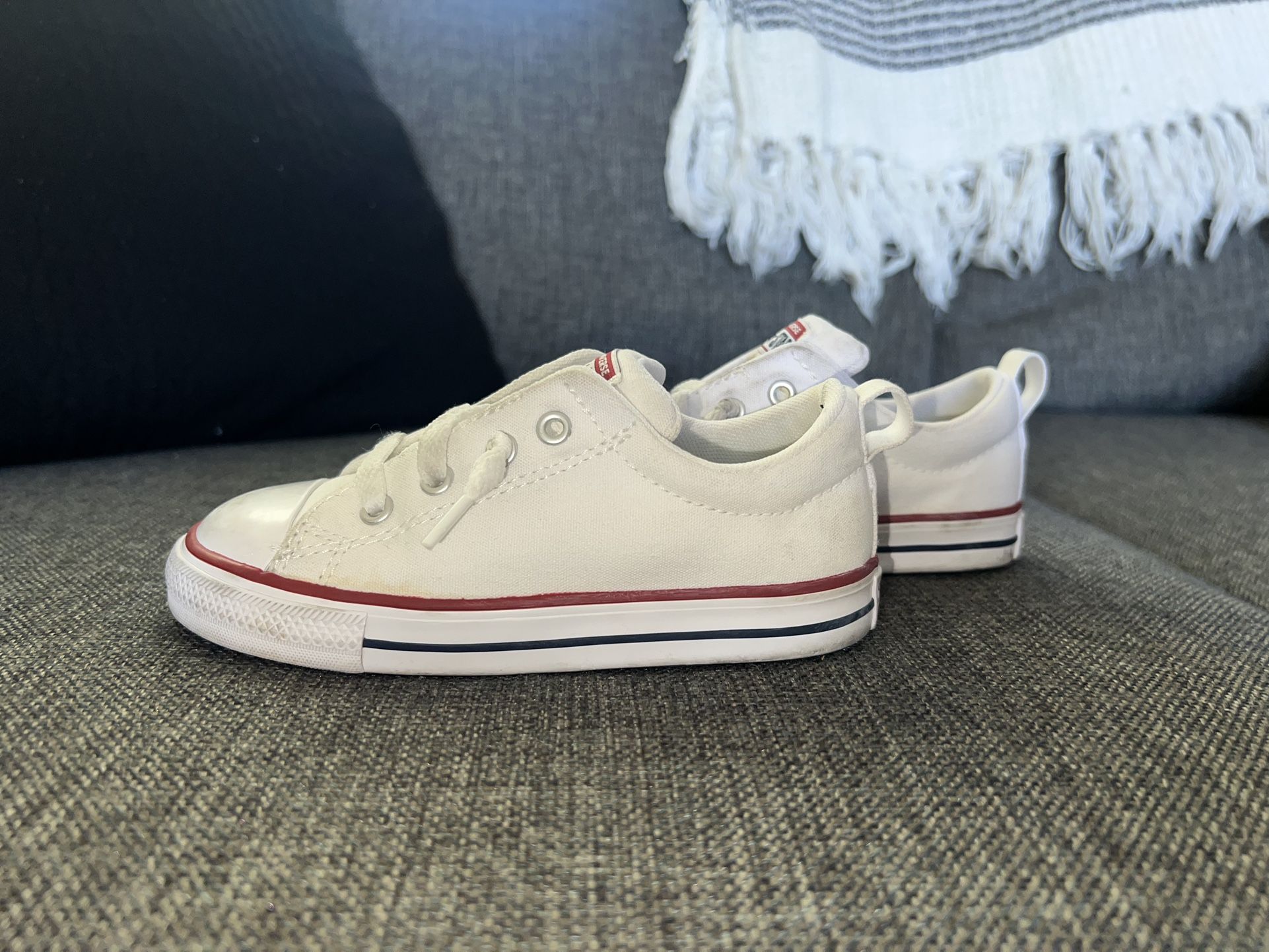 Size 10c White Converse