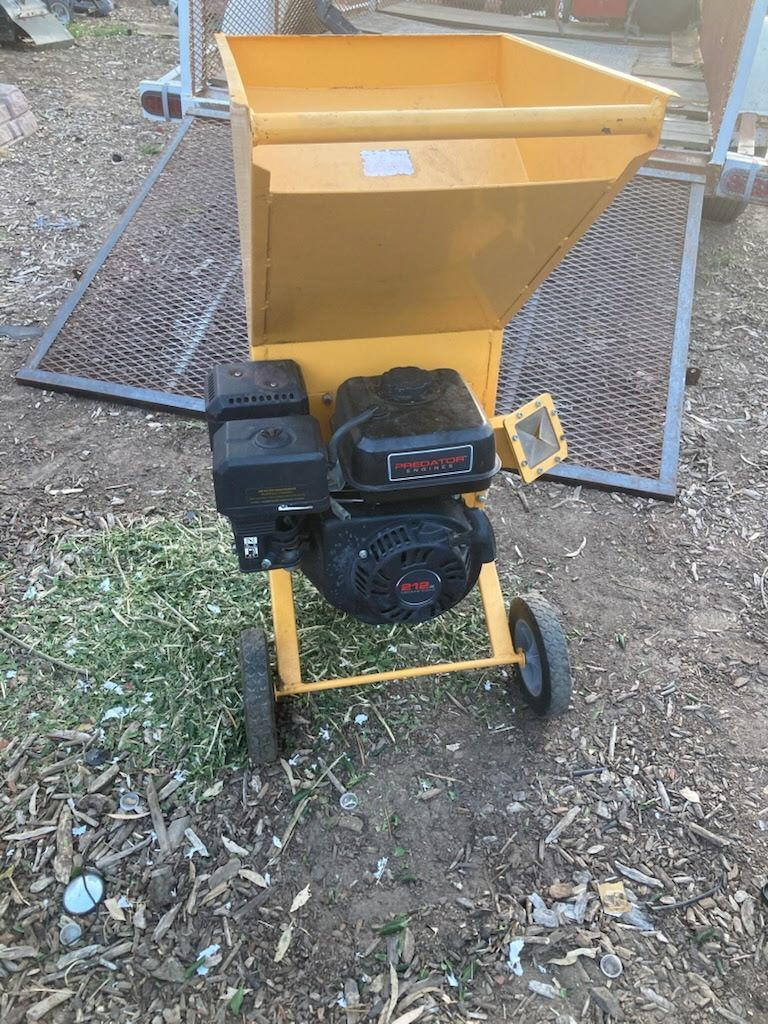 Wood chipper like new $$220