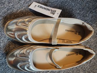 Women golden shoe size 8.5