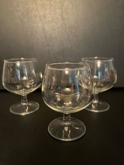 Set of 3 Cognac or brandy snifters made of clear glass