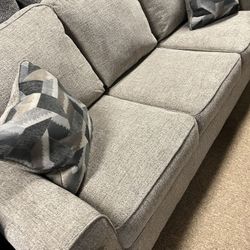Very Nice Cozy Stylish Couch And Loveseat 