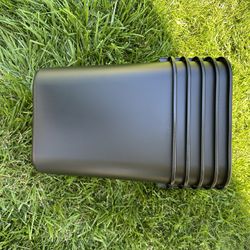 Rubbermaid Garbage Cans 