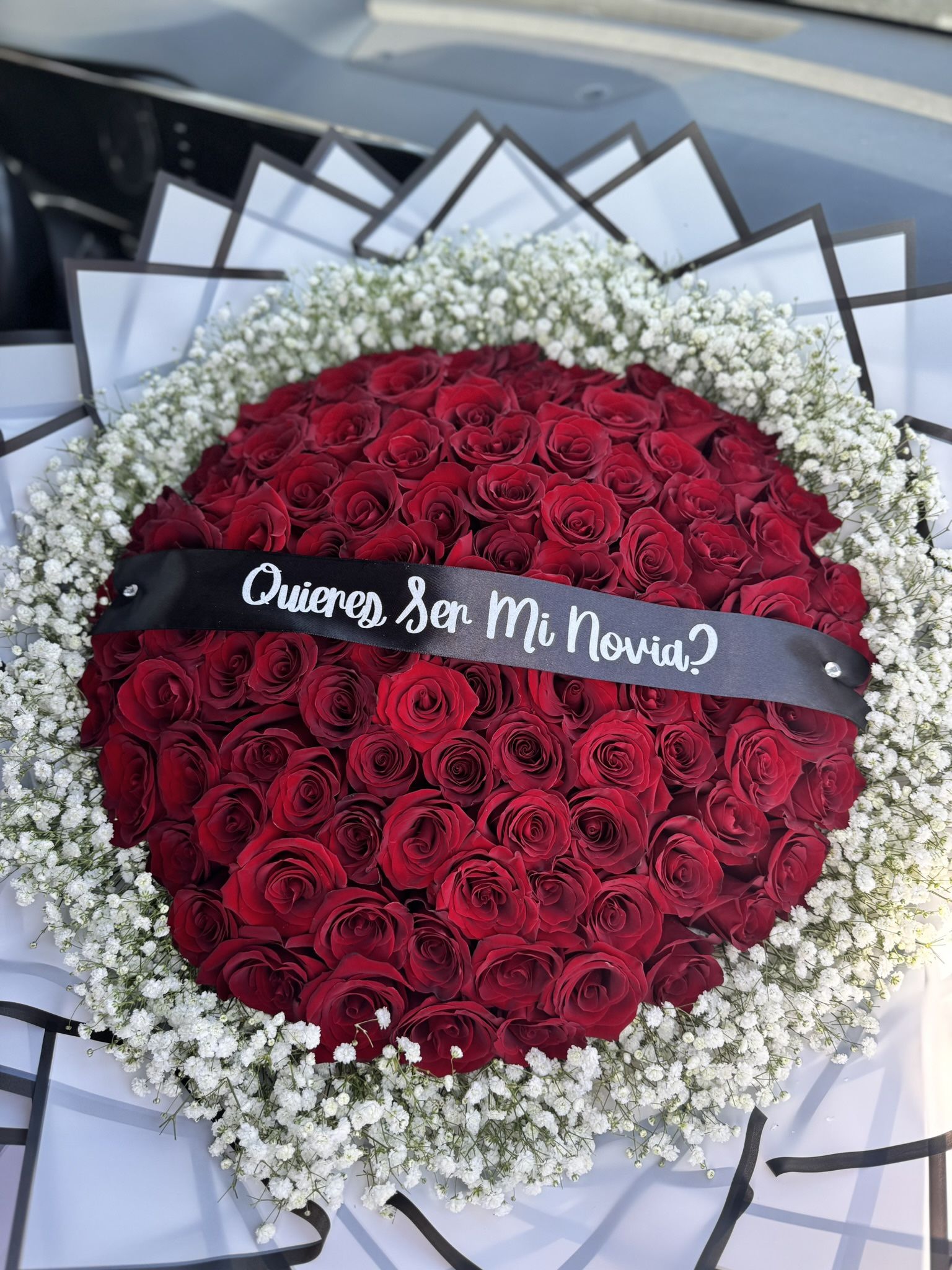 100 Rose Bouquet With Babies Breath