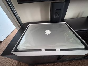 MACBOOK