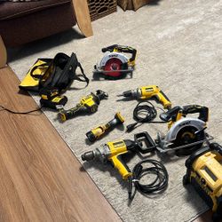Dewalt 7 Piece Plus Radio 