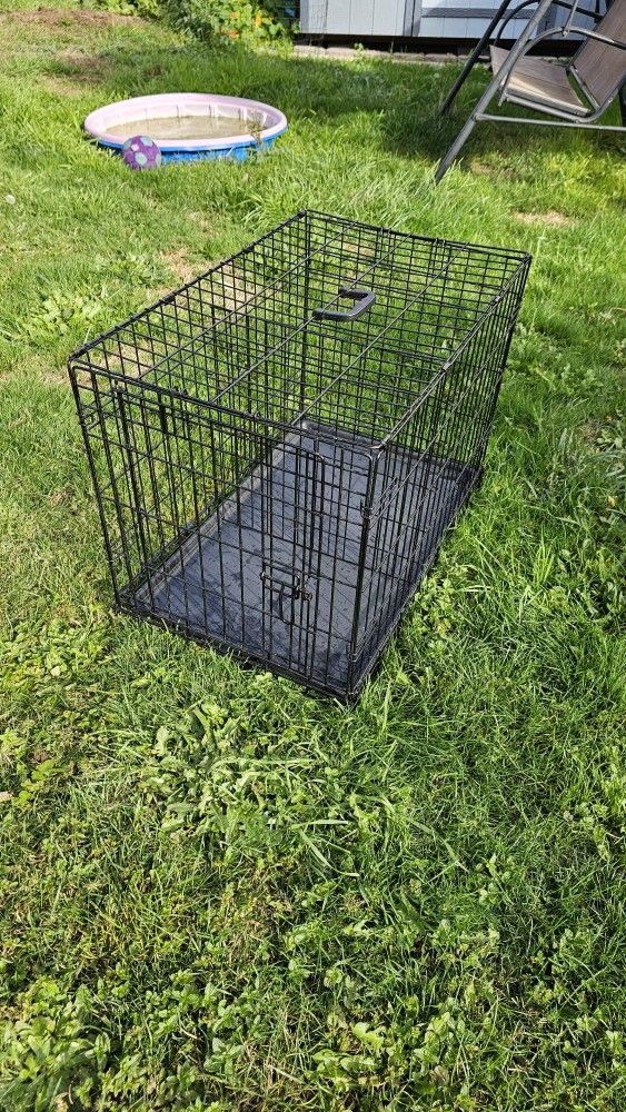 Medium Wire Dog Crate