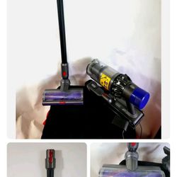 Dyson Cyclone V11 Bagless Vacuum Cleanerr - BLK Wand Head W/ Attach Charger

