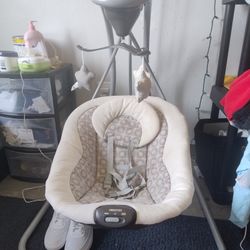 Graco Vibrating Swing