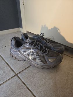 New Balance 610