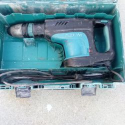 Makita 20lb Demolition Hammer 